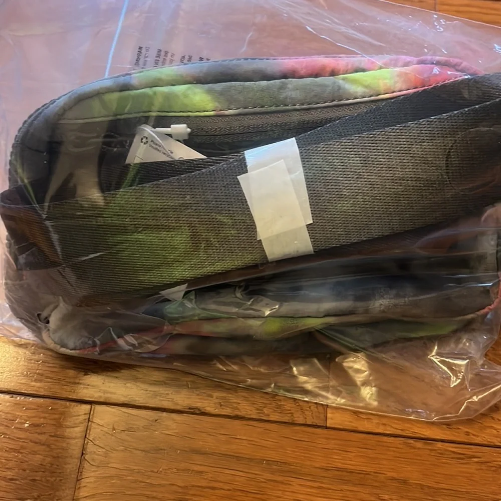🔥LULULEMON EVERYWHERE BELT BAG 1L-HYPER DYE MULTI/ROVER PRINT🔥 - Picture 11 of 16